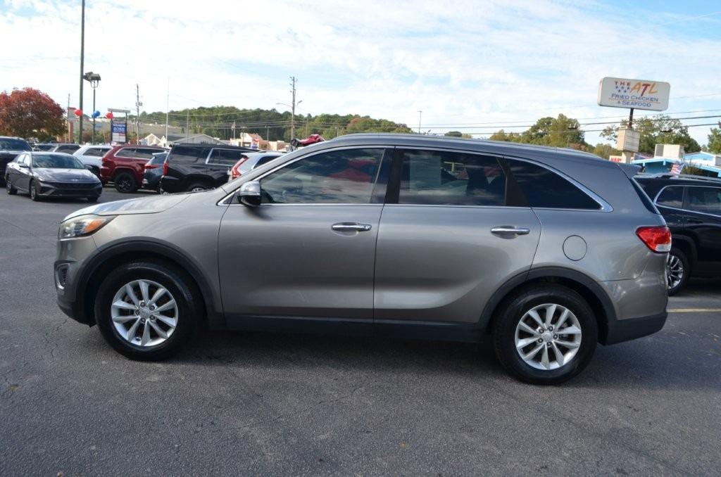2016 Kia Sorento - $8,900
