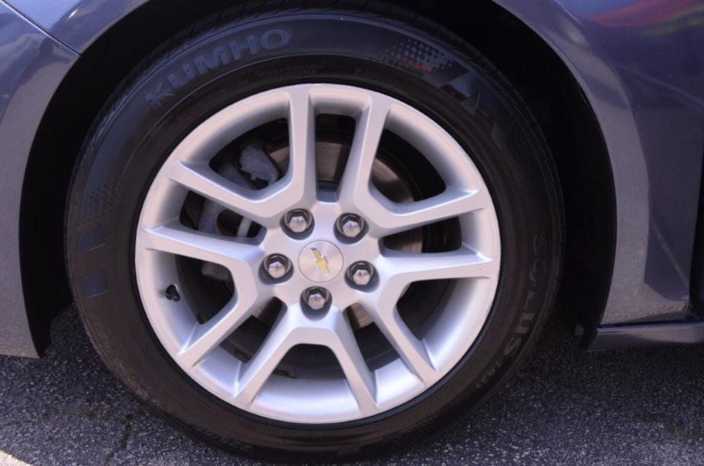 2015 Chevrolet Malibu - $11,975
