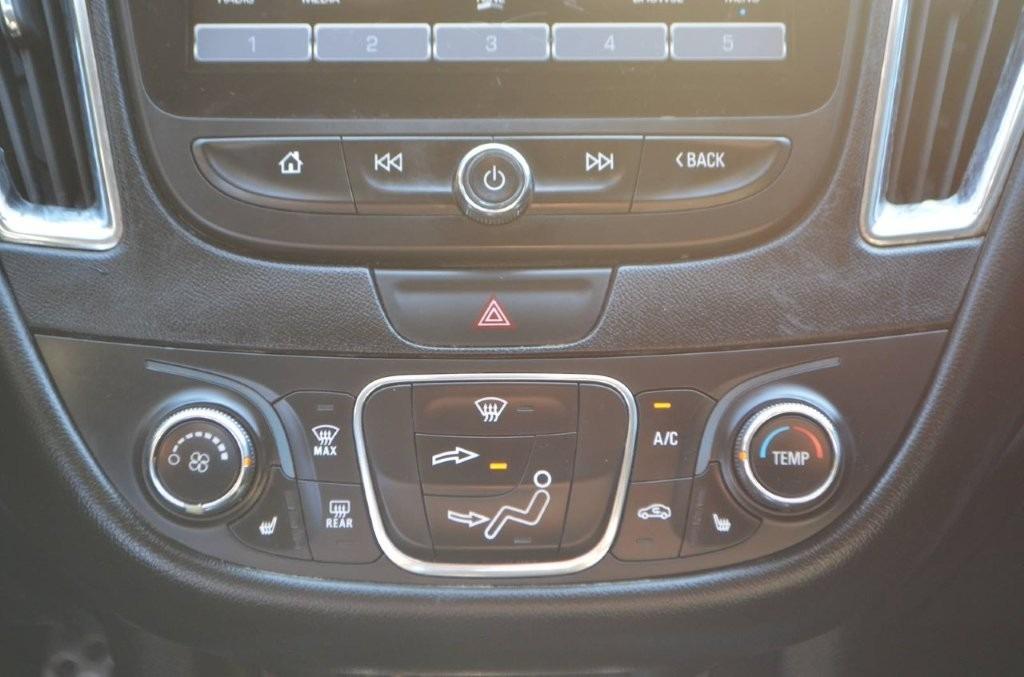 2016 Chevrolet Malibu - $10,825