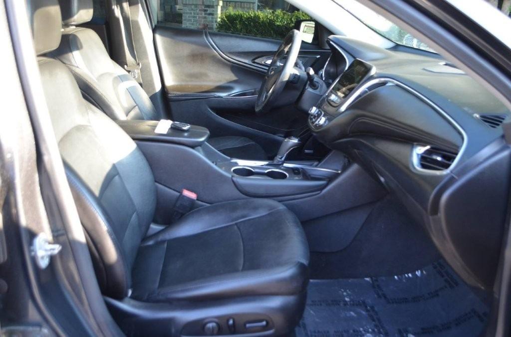 2016 Chevrolet Malibu - $10,825