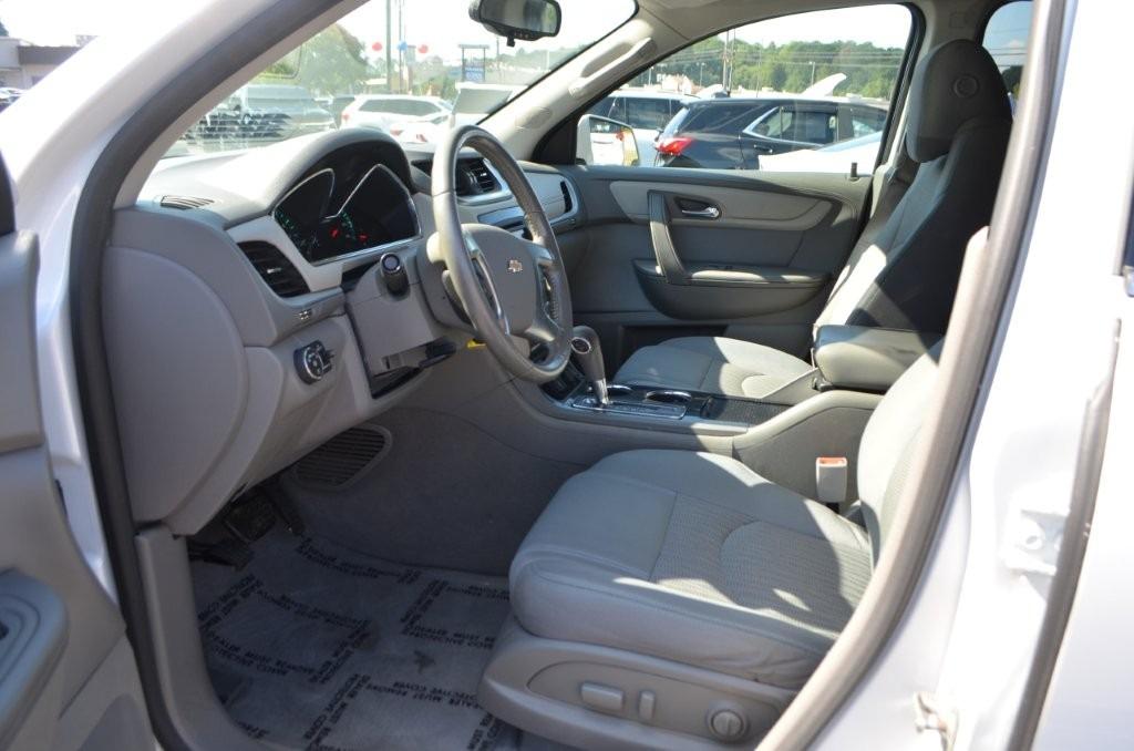 2017 Chevrolet Traverse - $9,850