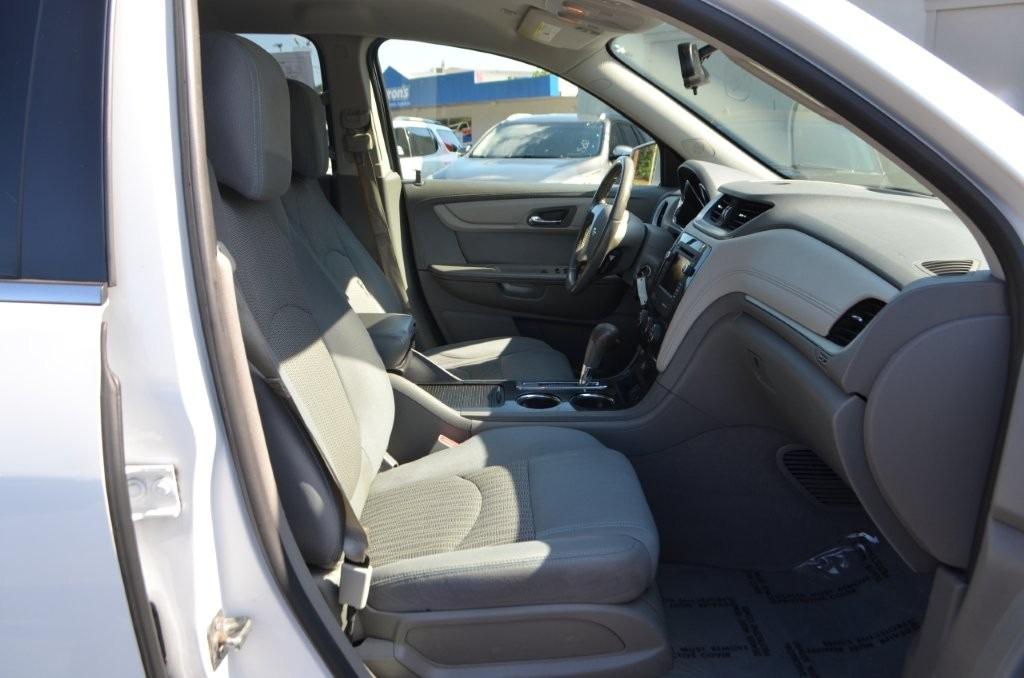 2017 Chevrolet Traverse - $9,850