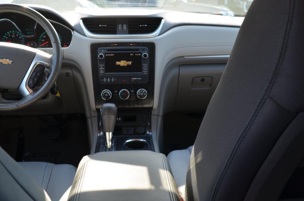 2017 Chevrolet Traverse - $9,850