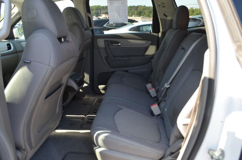 2017 Chevrolet Traverse - $9,850