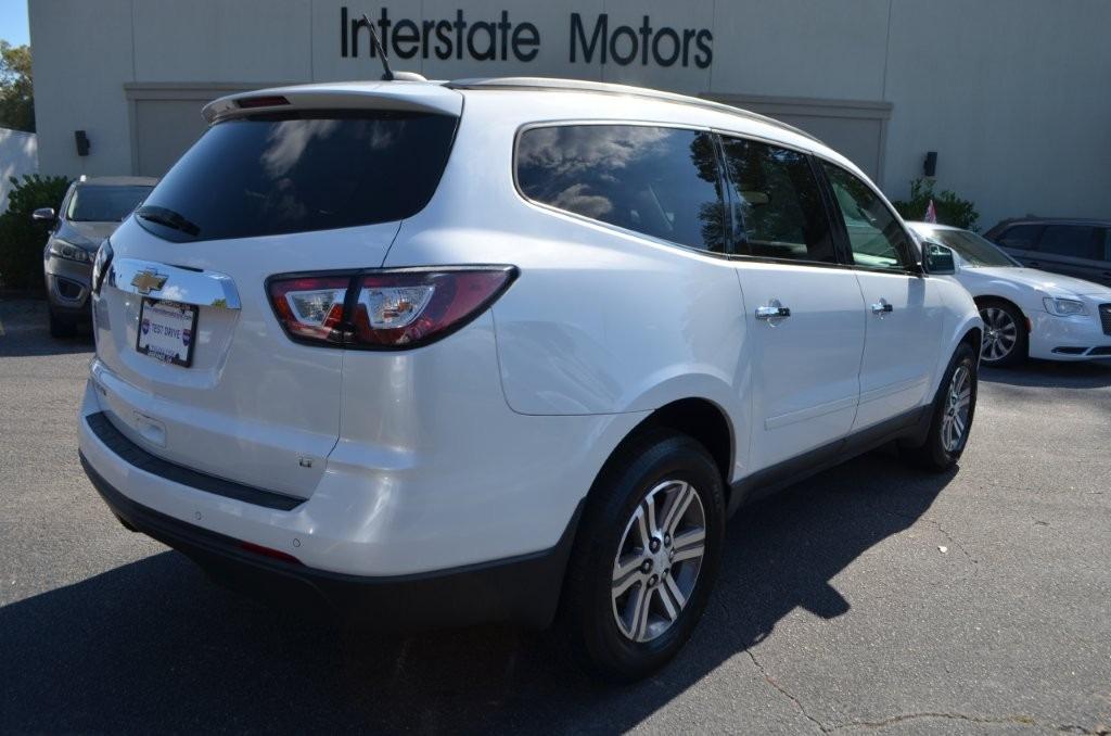2017 Chevrolet Traverse - $9,850
