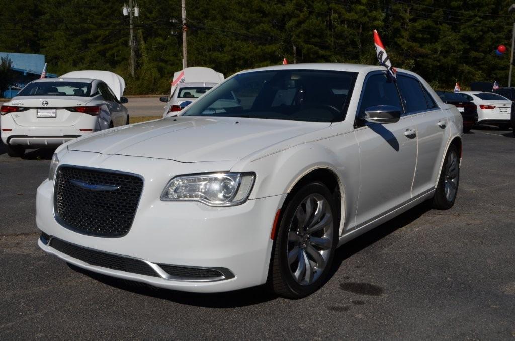 2019 Chrysler 300 - $13,400