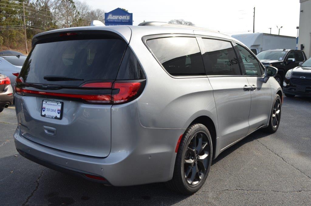 2021 Chrysler Pacifica Touring L photo