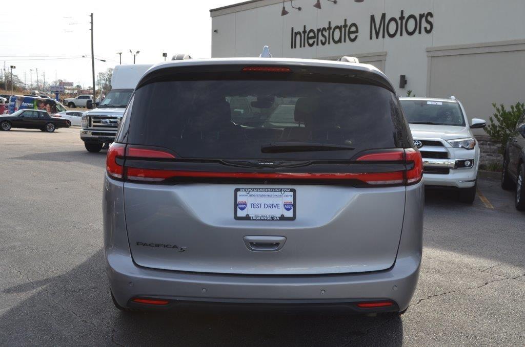2021 Chrysler Pacifica Touring L photo