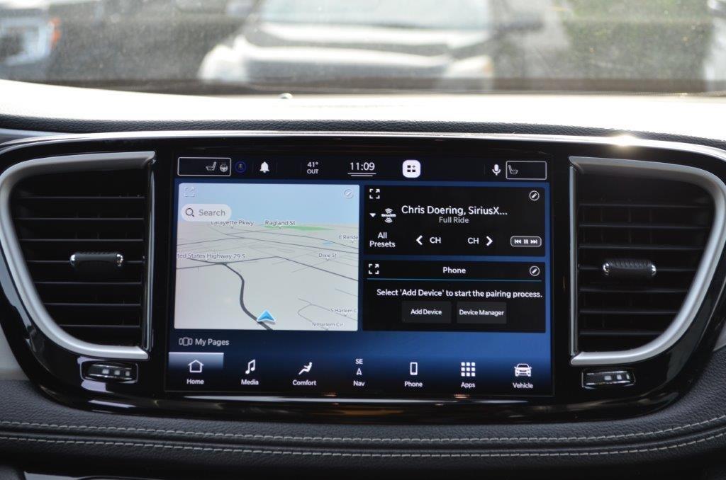 2021 Chrysler Pacifica Touring L photo