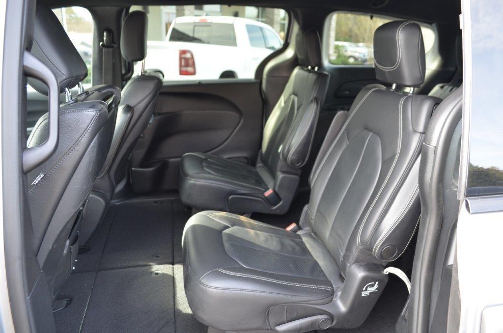 2021 Chrysler Pacifica Touring L photo