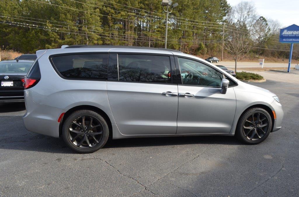 2021 Chrysler Pacifica Touring L photo