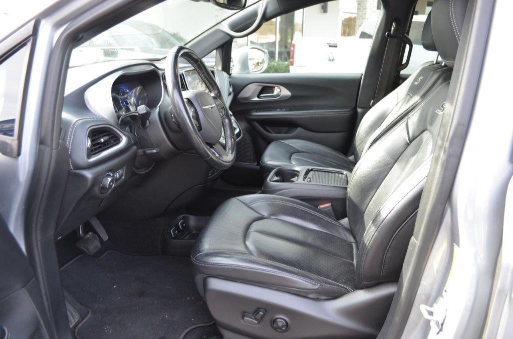 2021 Chrysler Pacifica Touring L photo