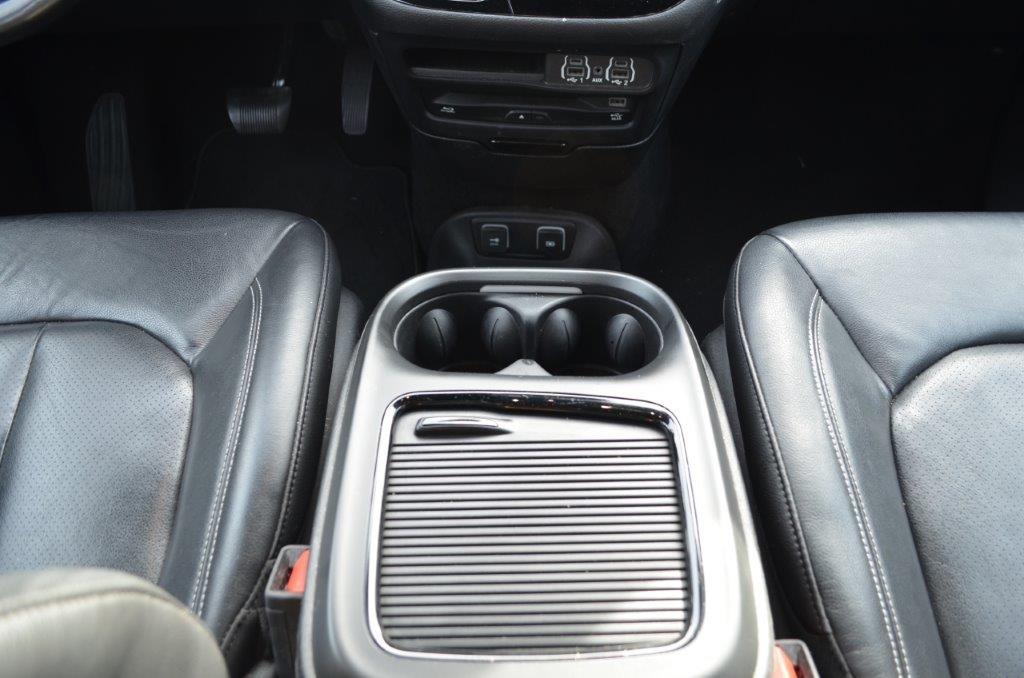 2021 Chrysler Pacifica Touring L photo