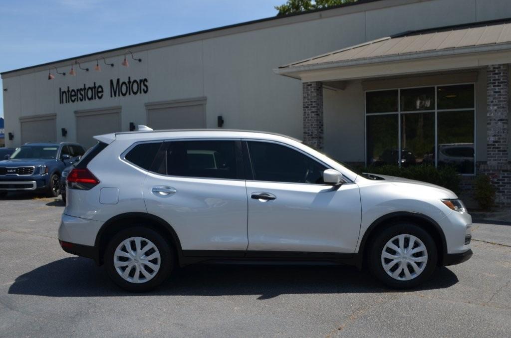 2017 Nissan Rogue - $12,200