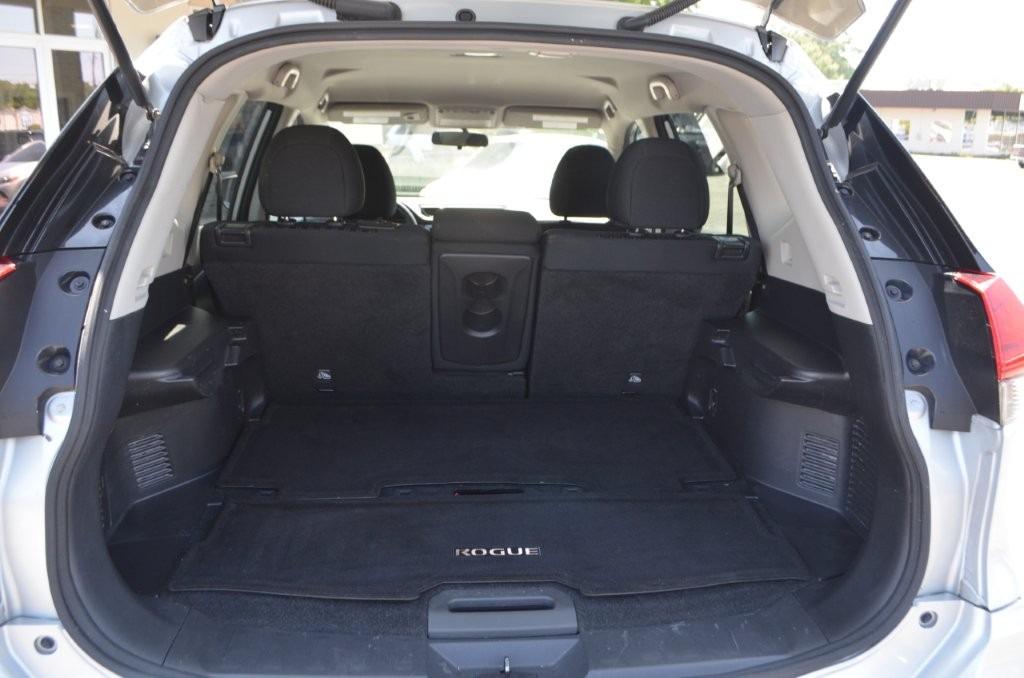 2017 Nissan Rogue - $12,200