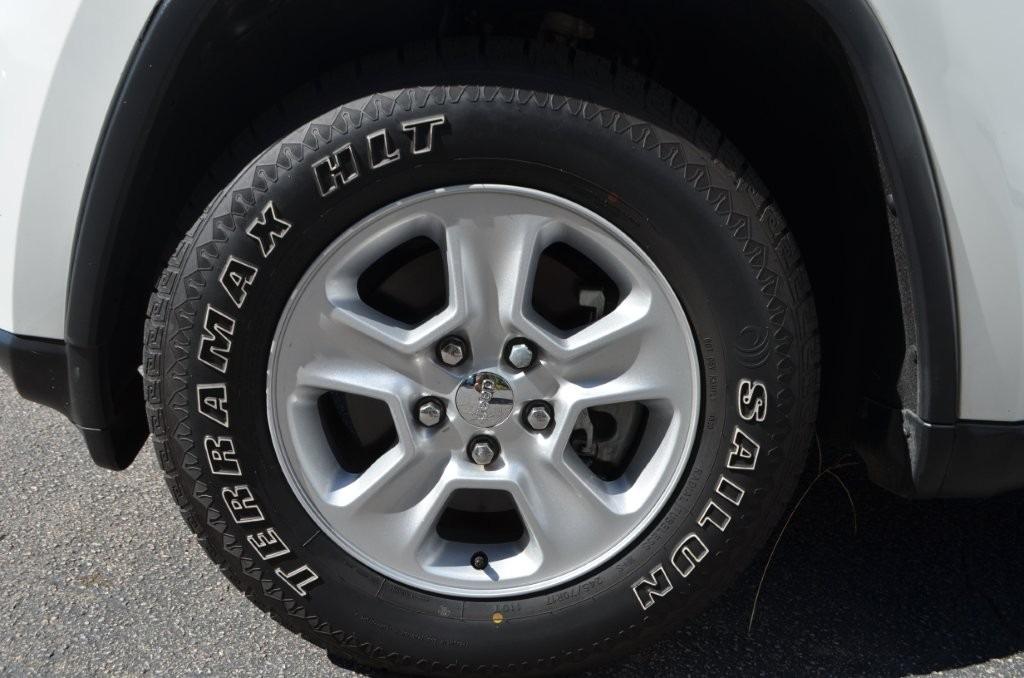 2017 Jeep Cherokee - $10,900