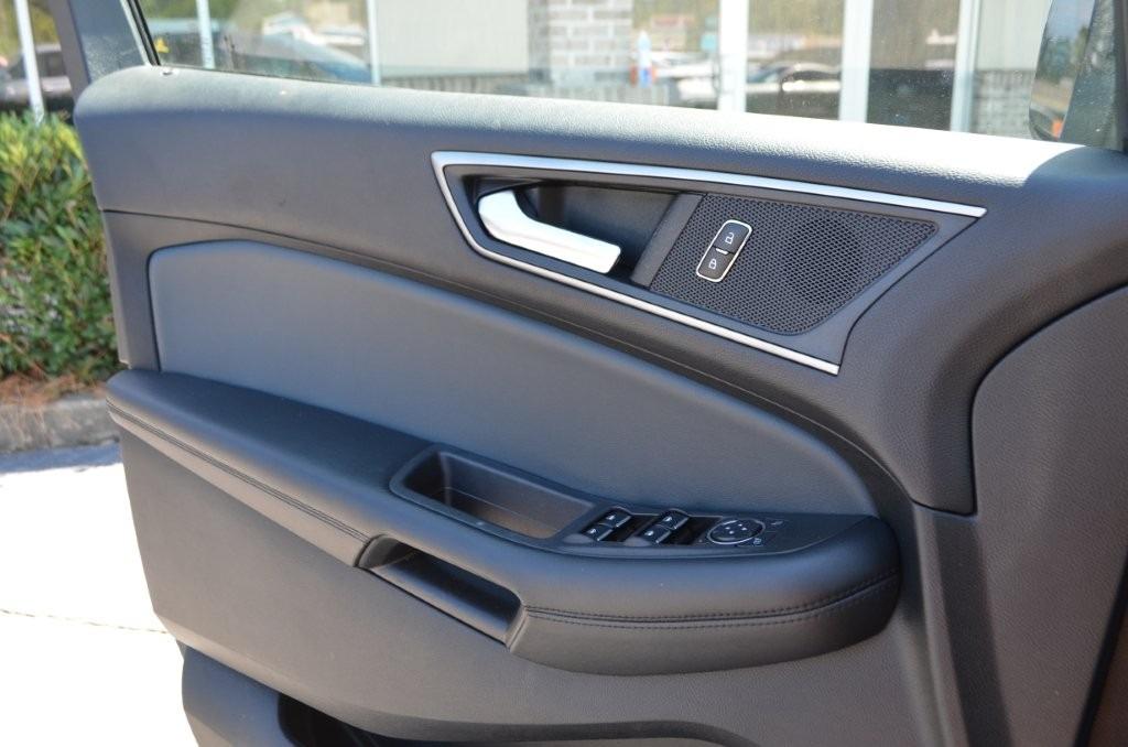 2022 Ford Edge - $21,125