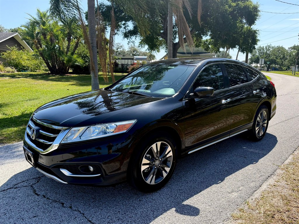 2015 Honda Crosstour - $12,999