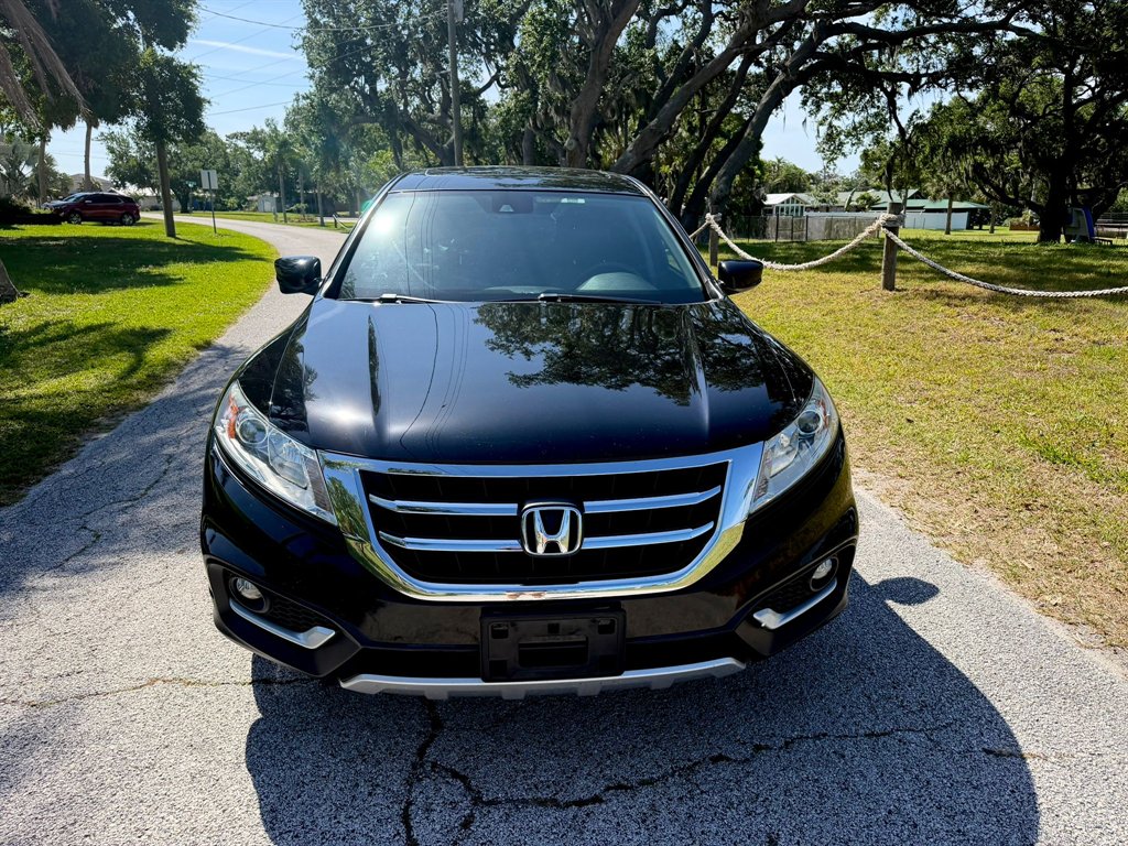 2015 Honda Crosstour - $12,999