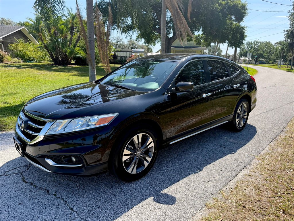 2015 Honda Crosstour - $12,999