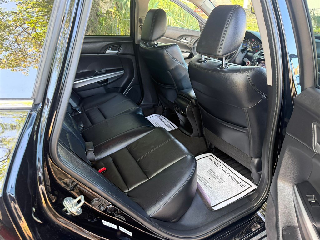 2015 Honda Crosstour - $12,999