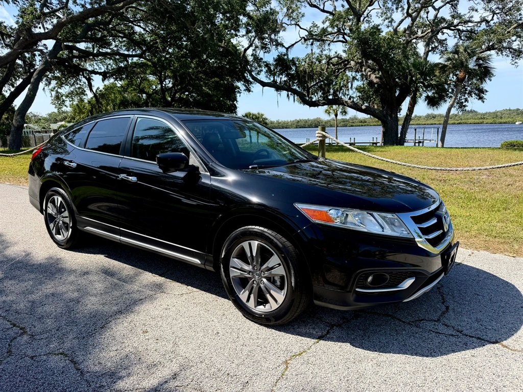 2015 Honda Crosstour - $12,999