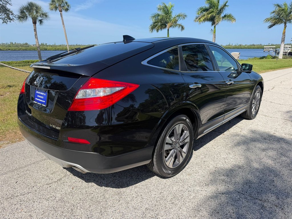 2015 Honda Crosstour - $12,999