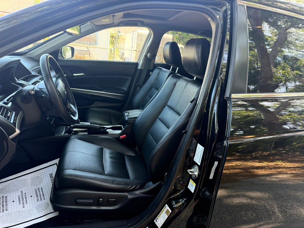 2015 Honda Crosstour - $12,999