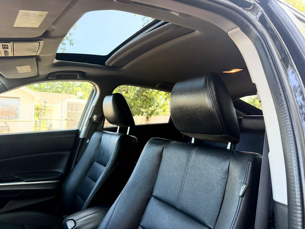 2015 Honda Crosstour - $12,999
