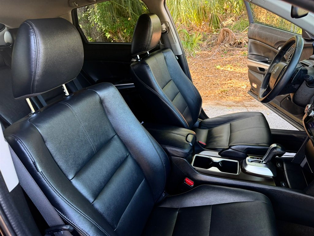 2015 Honda Crosstour - $12,999