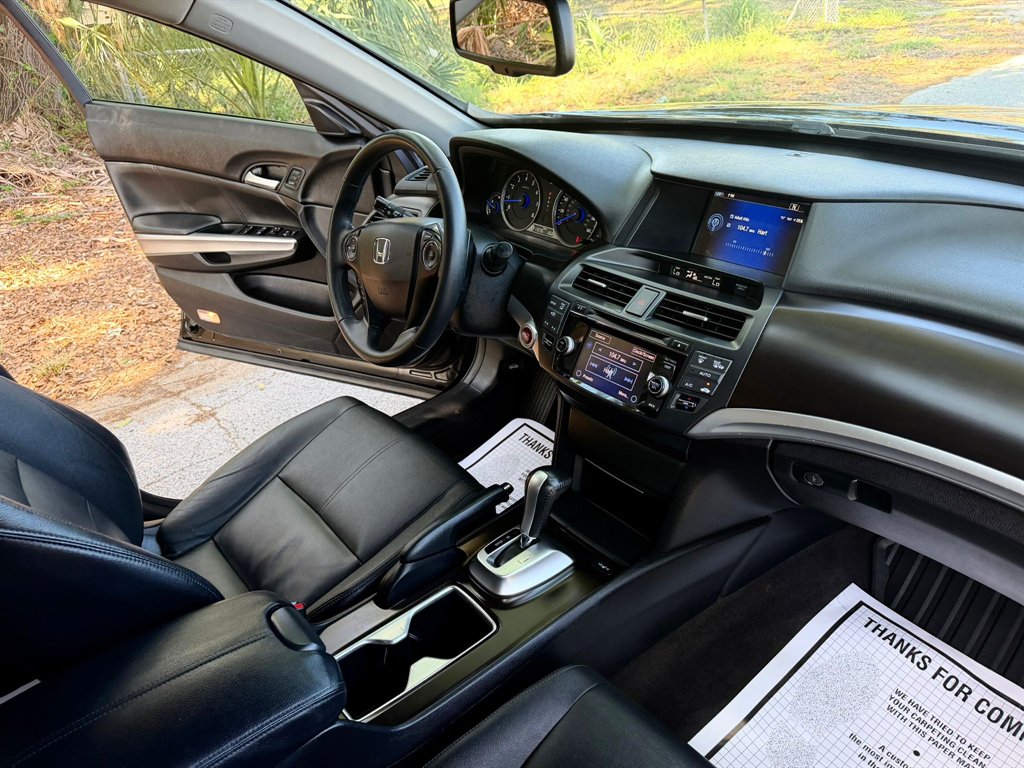 2015 Honda Crosstour - $12,999