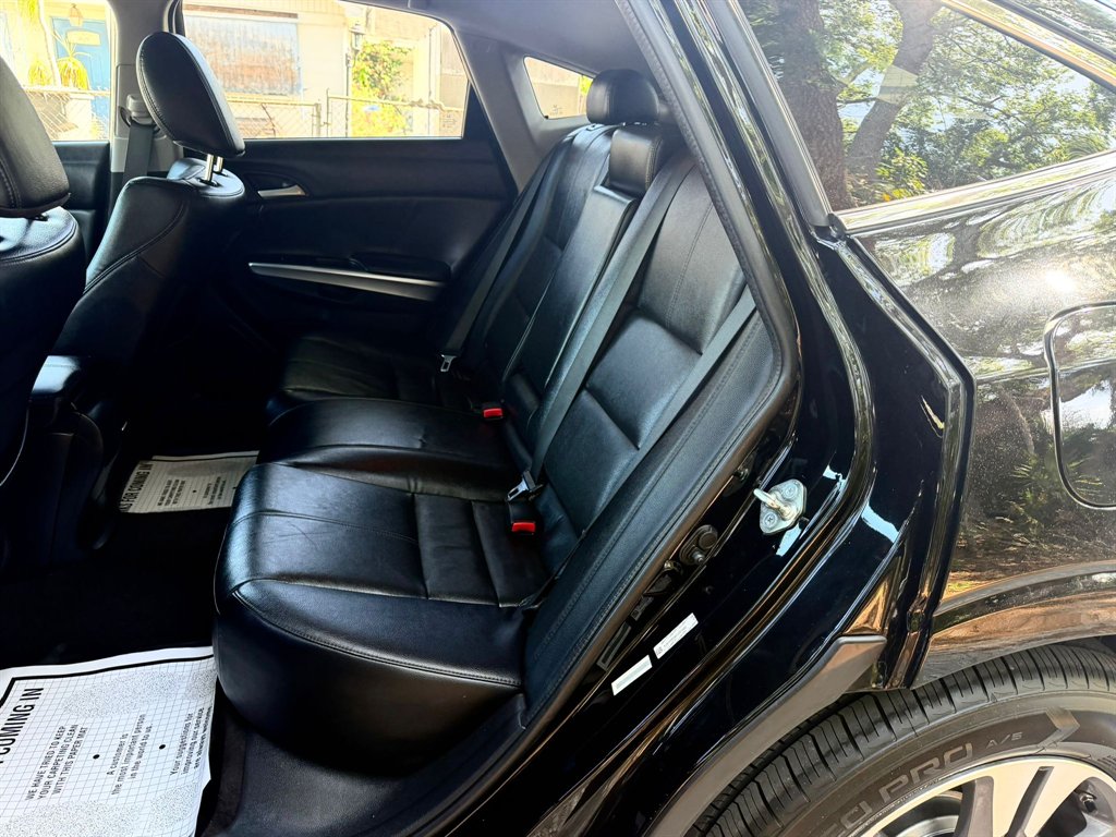 2015 Honda Crosstour - $12,999