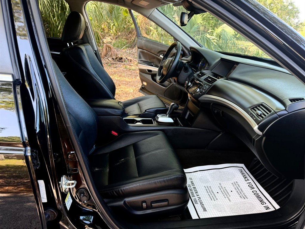 2015 Honda Crosstour - $12,999