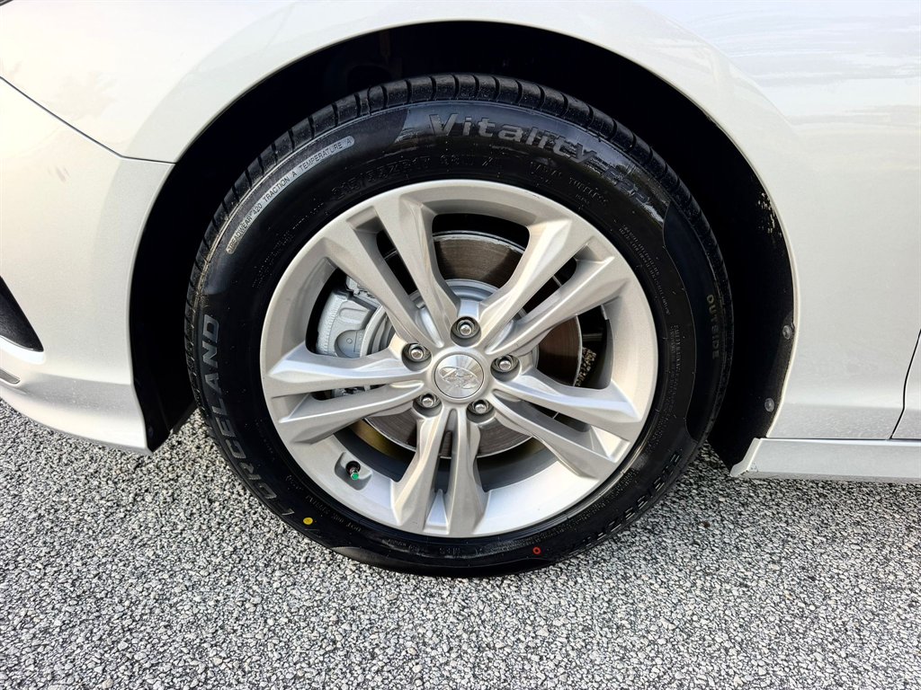 2019 Hyundai Sonata - $17,878