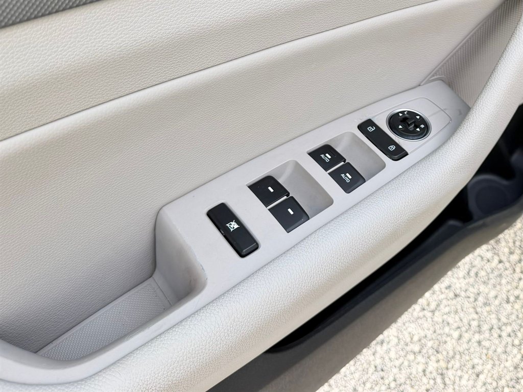 2019 Hyundai Sonata - $17,878