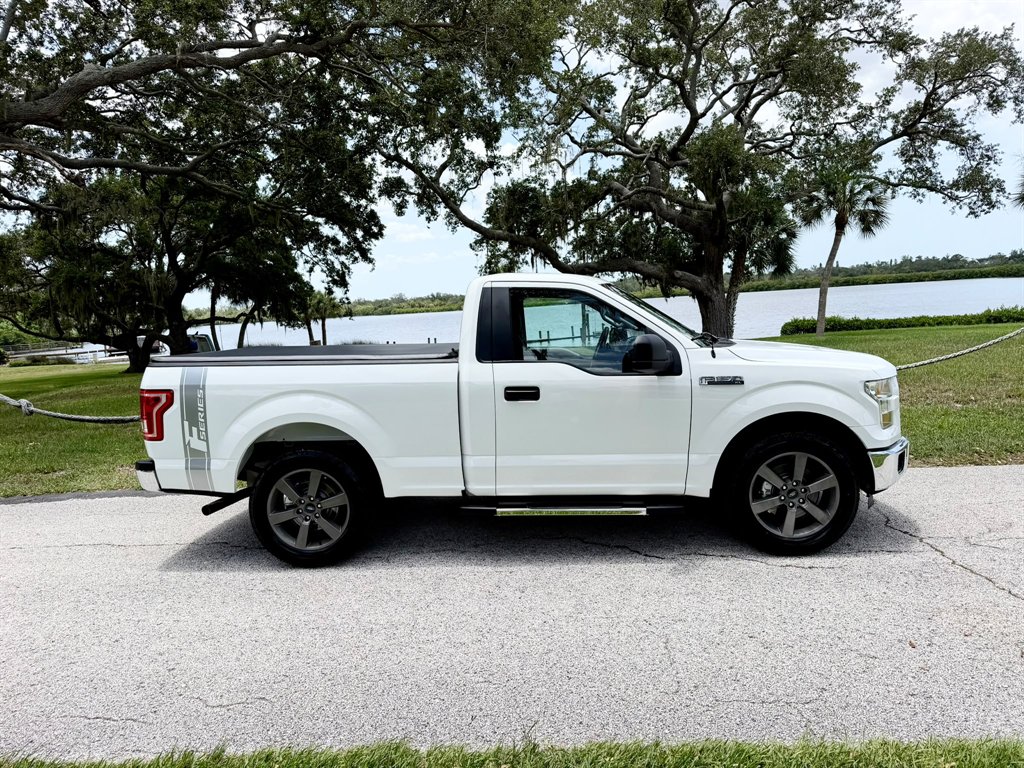 2016 Ford F-150 - $21,988