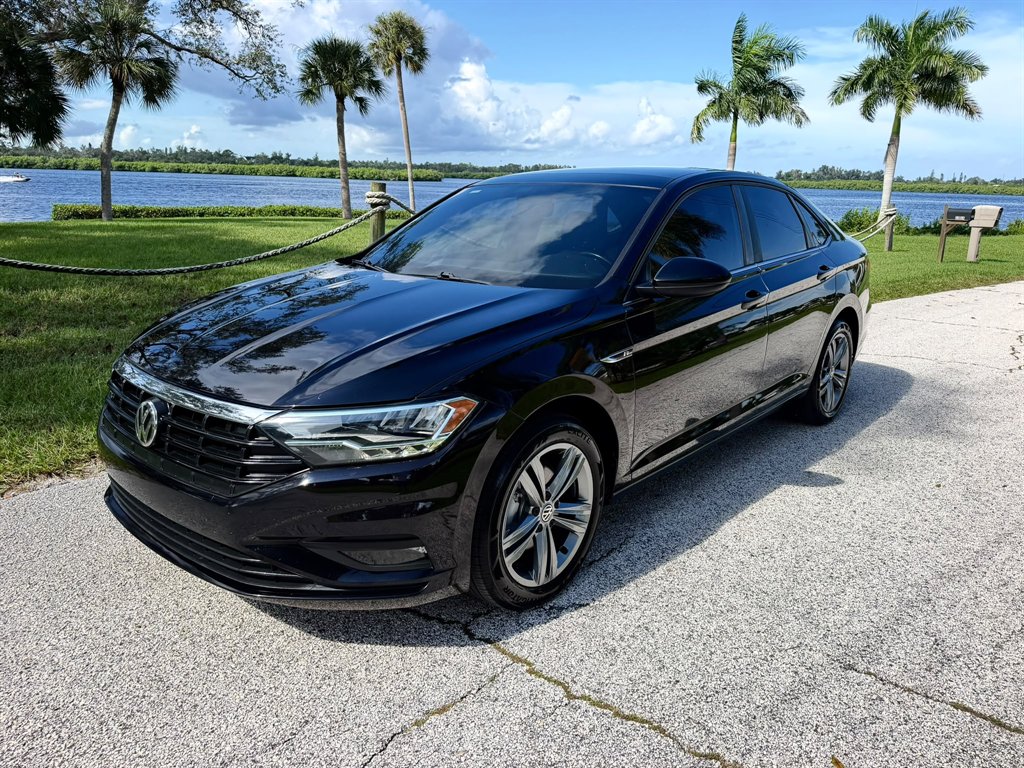 2019 Volkswagen Jetta - $13,898