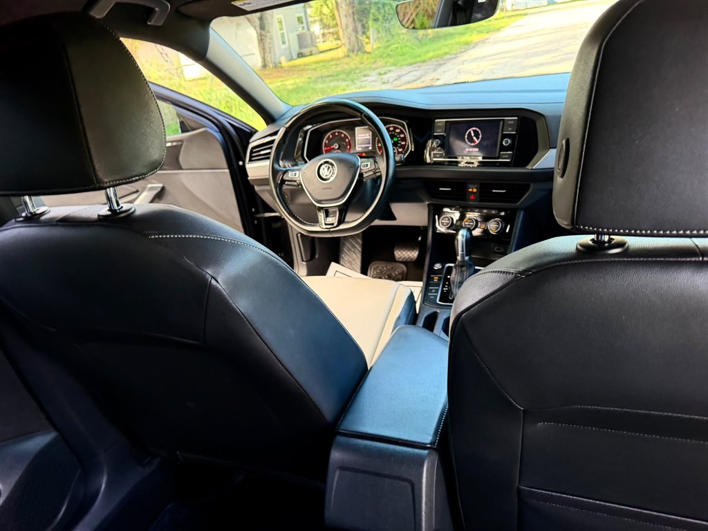 2019 Volkswagen Jetta - $13,898