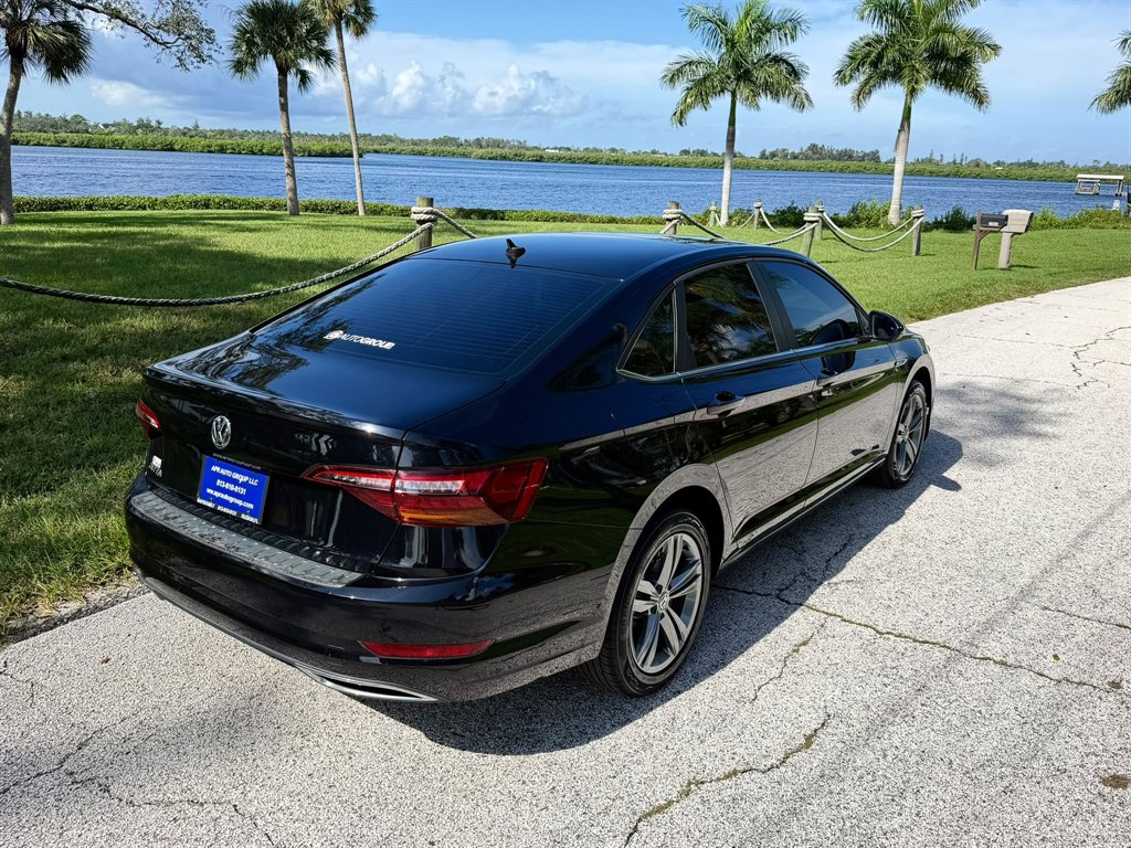 2019 Volkswagen Jetta - $13,898