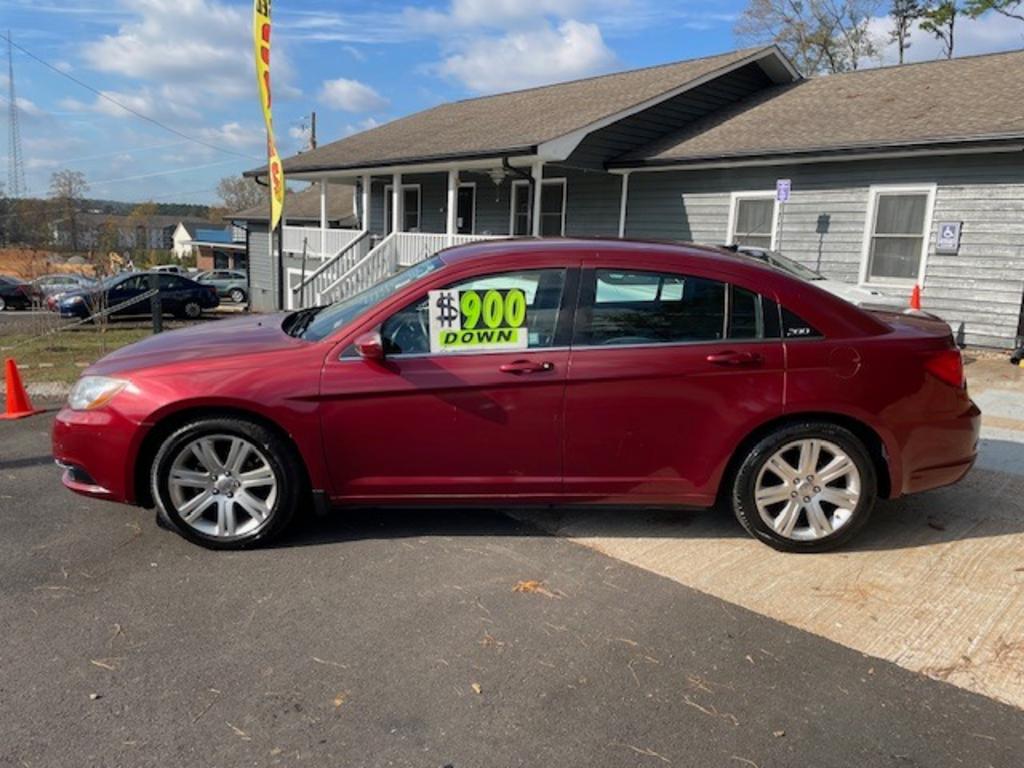 2013 Chrysler 200 LX photo