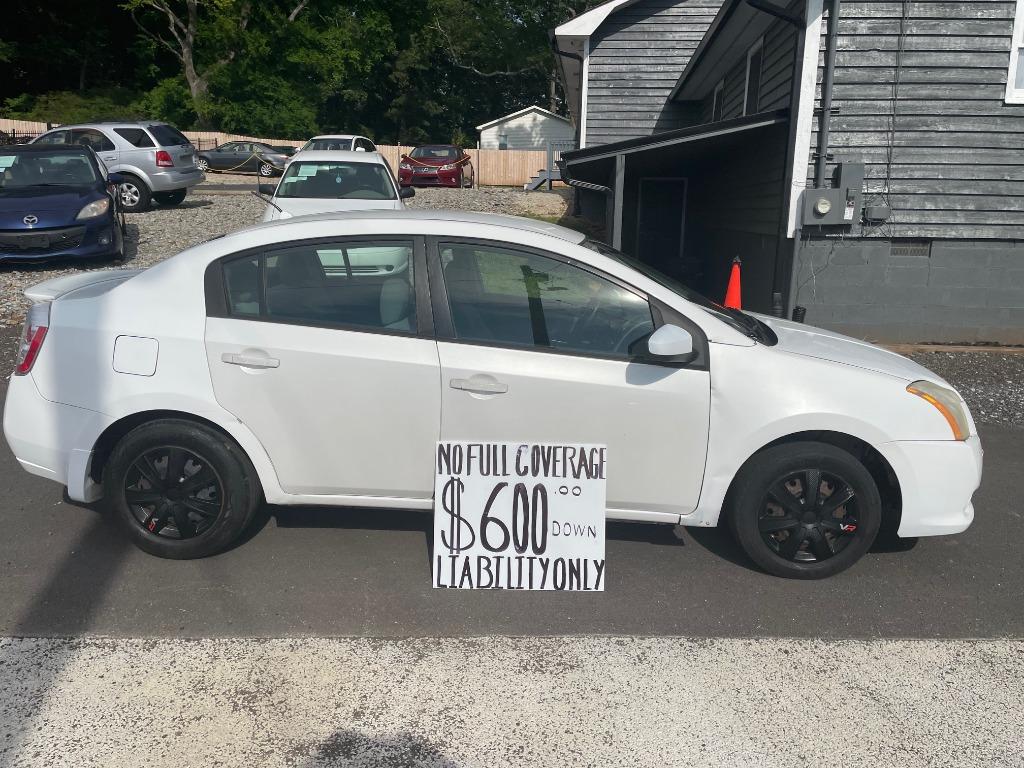 2011 Nissan Sentra 2.0 photo