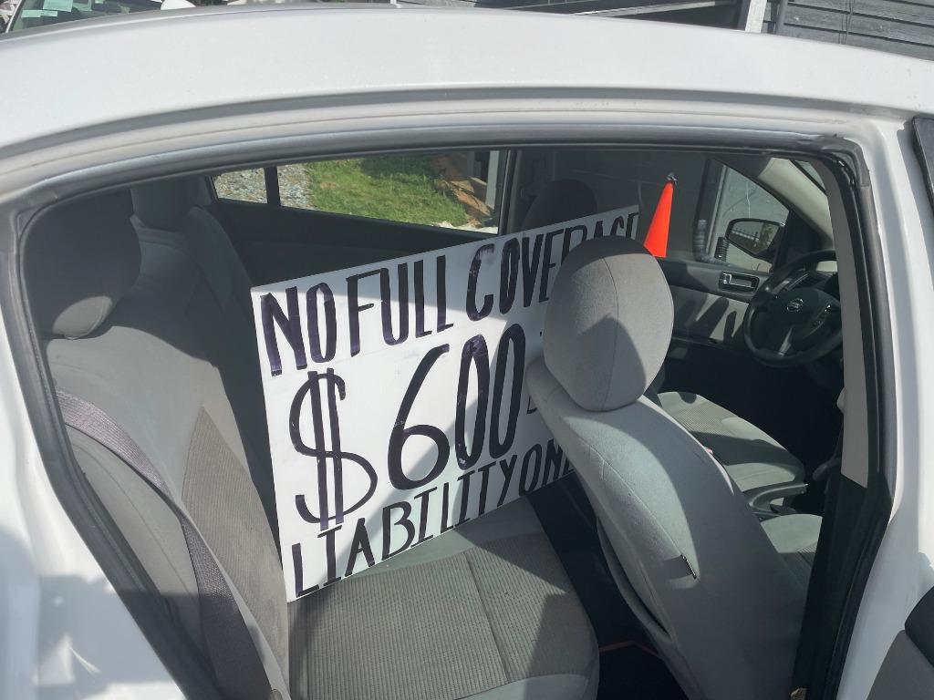 2011 Nissan Sentra 2.0 photo