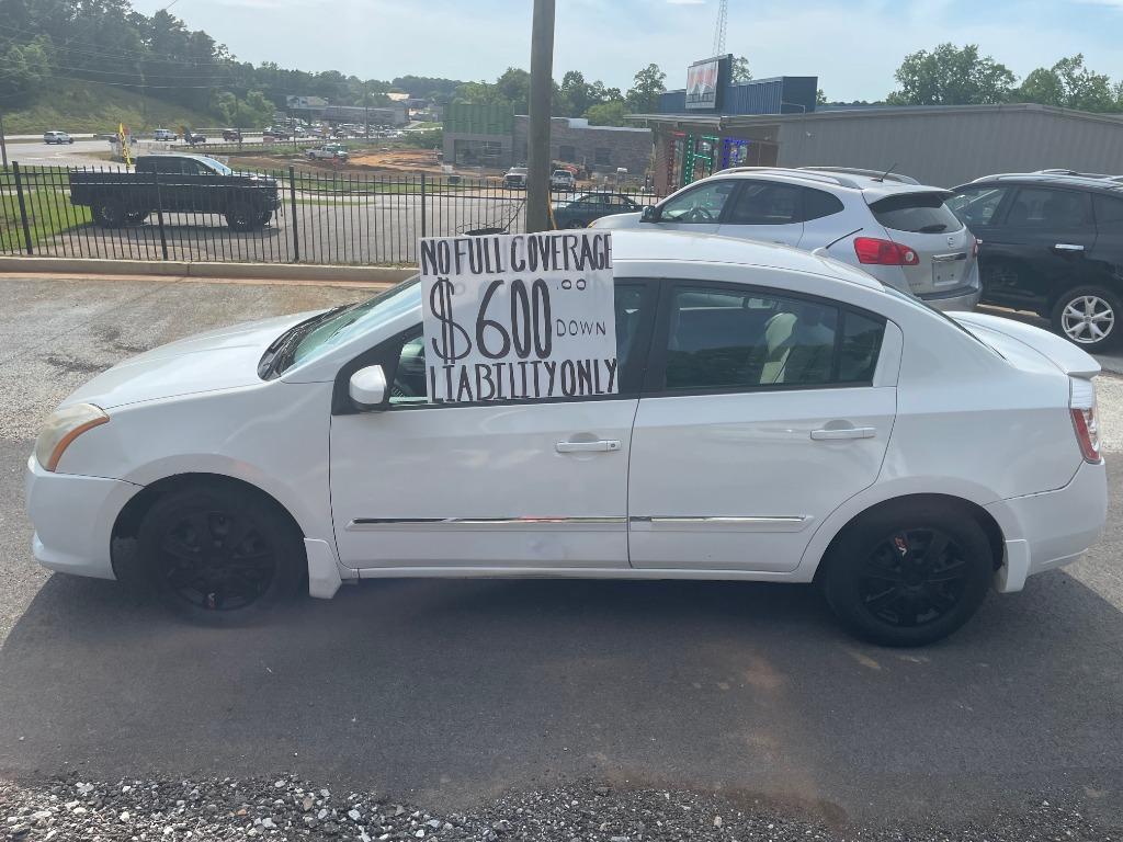 2011 Nissan Sentra 2.0 photo