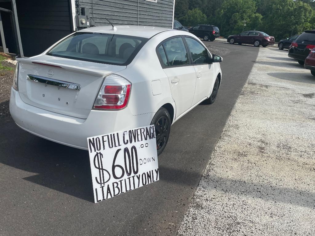 2011 Nissan Sentra 2.0 photo