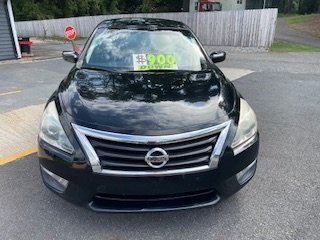 2013 Nissan Altima - $10,500