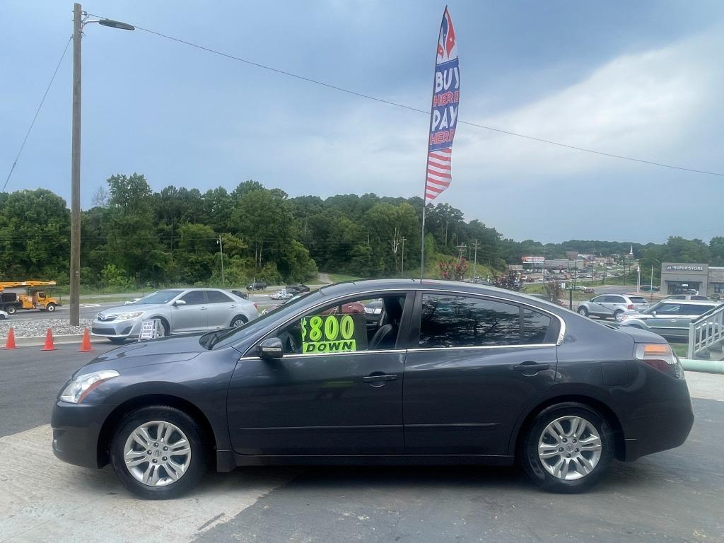 2012 Nissan Altima - $9,500