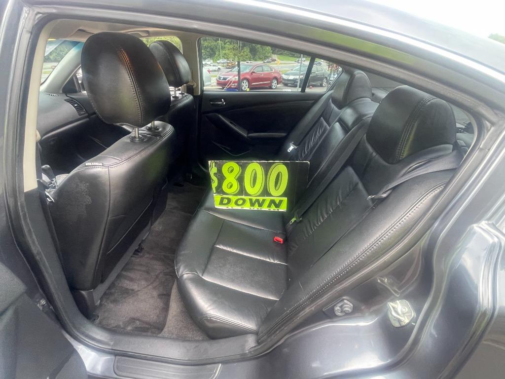 2012 Nissan Altima - $9,500