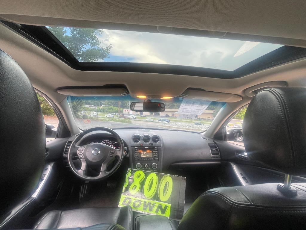 2012 Nissan Altima - $9,500