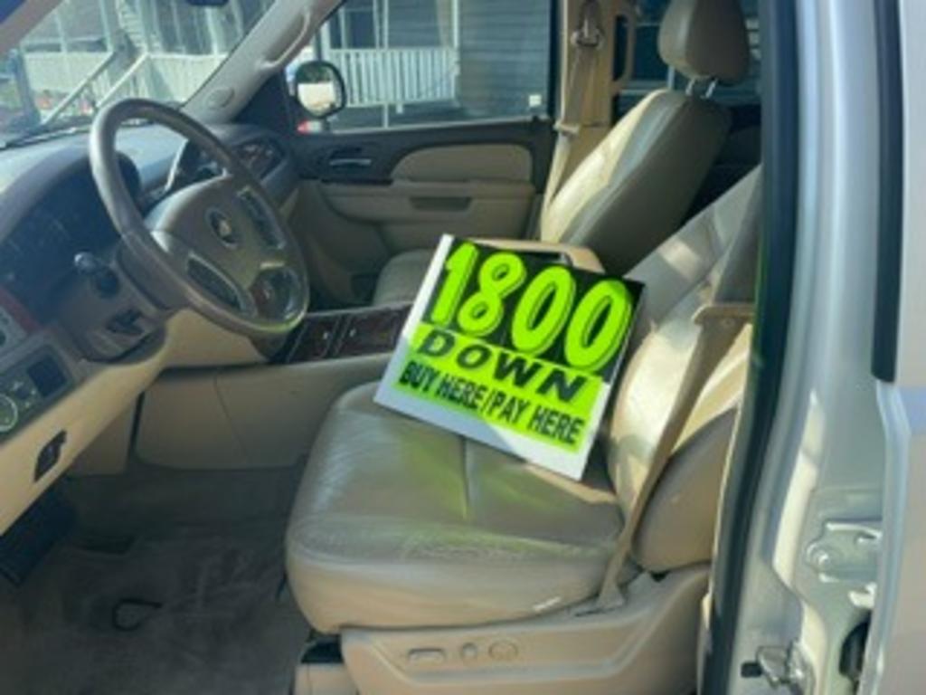 2011 Chevrolet Suburban - $11,500