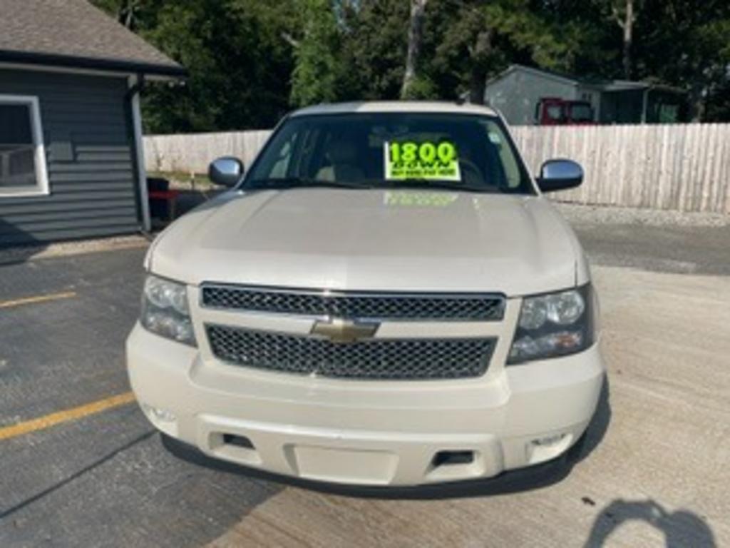 2011 Chevrolet Suburban - $11,500